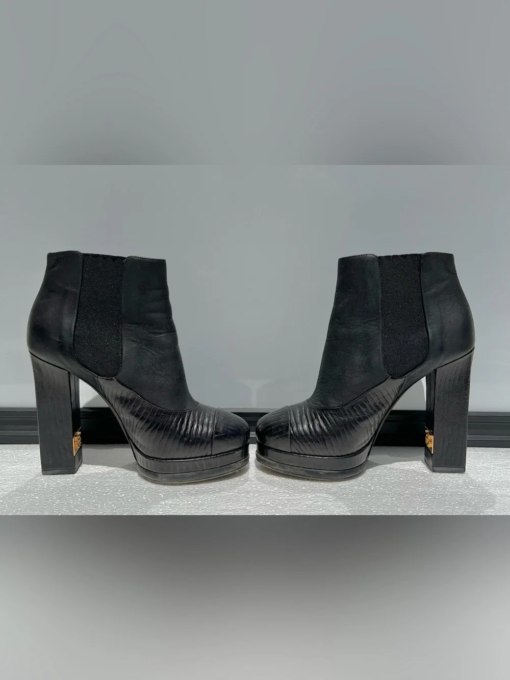 Chanel Interlocking CC Logo Heel Ankle Boots Size 38.5 Black Leather 2014